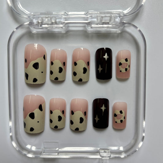 Trendy Cow Print Press-On Nails - Black Star Accent Luxury Set (Size M)