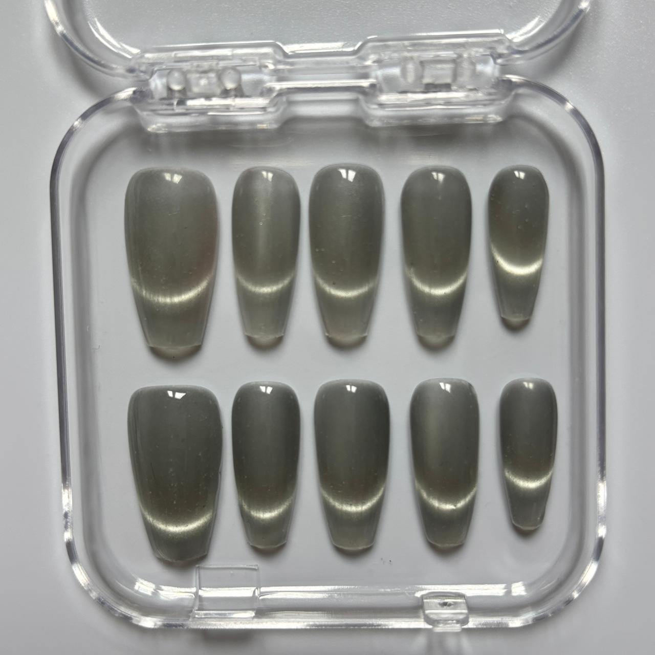 Sophisticated Olive Cat Eye Press-On Nails - Magnetic Effect Luxury Set (Size L)
