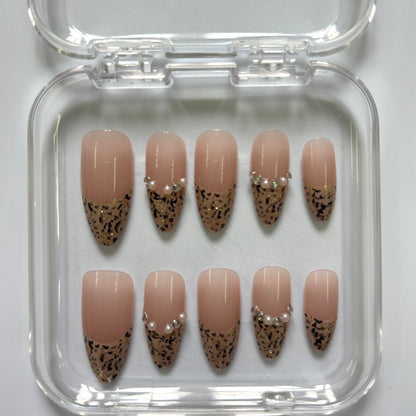 Chic Leopard  Press-On Nails - Nude Pearl Luxury Set (Size M)