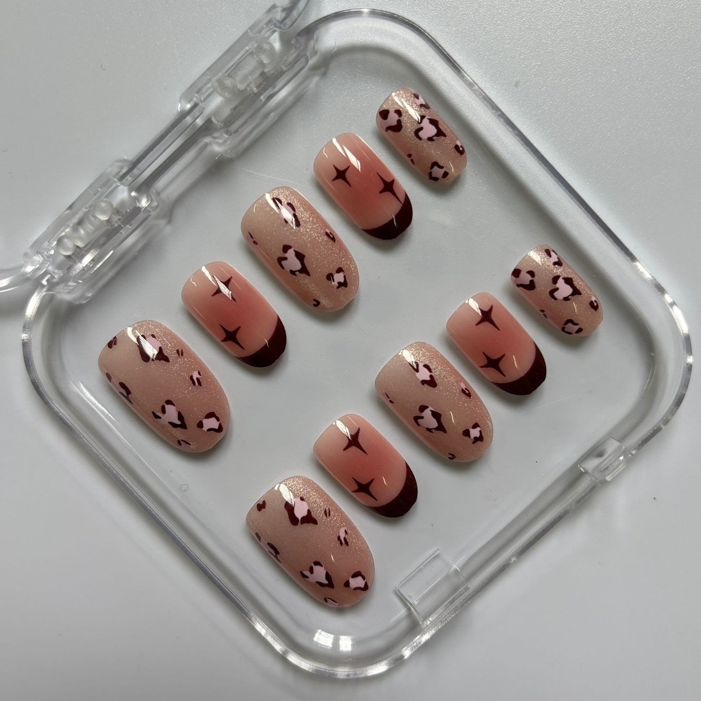 Chic Leopard & Star Press-On Nails - Nude Brown Luxury Set (Size M)