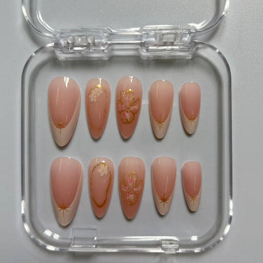 Elegant Gold Floral Press-On Nails - Nude Ombre Star Luxury Set (Size M)